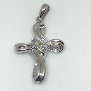 18k Gold Baguette Diamond Cross Necklace Pendant